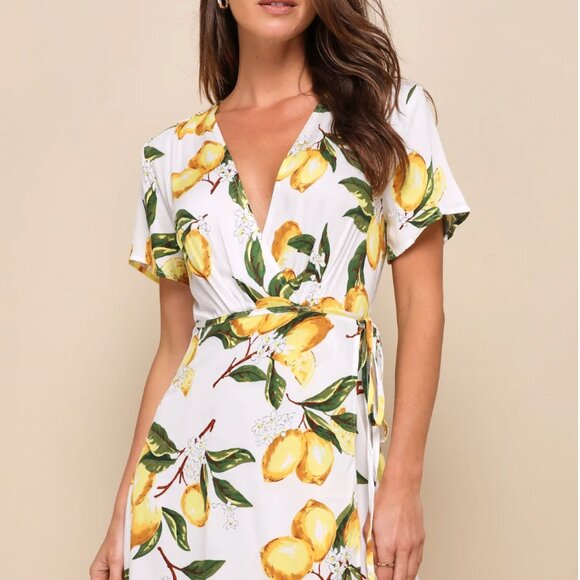 Lulus Dresses & Skirts - Lulus A La Tart White and Yellow Lemon Print Wrap Dress